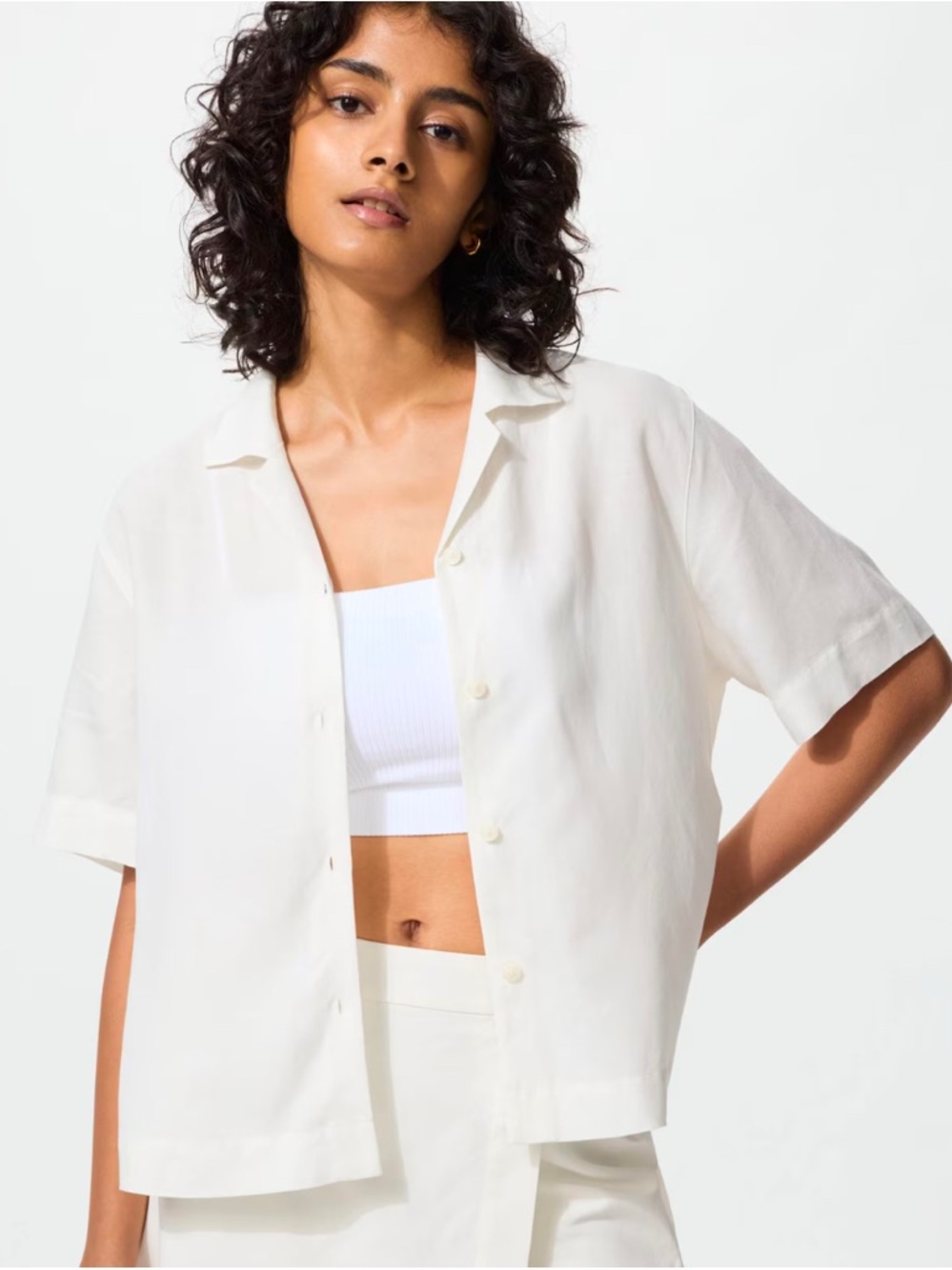 Uniqlo Cream Linen Blend Short Sleeve Button Up